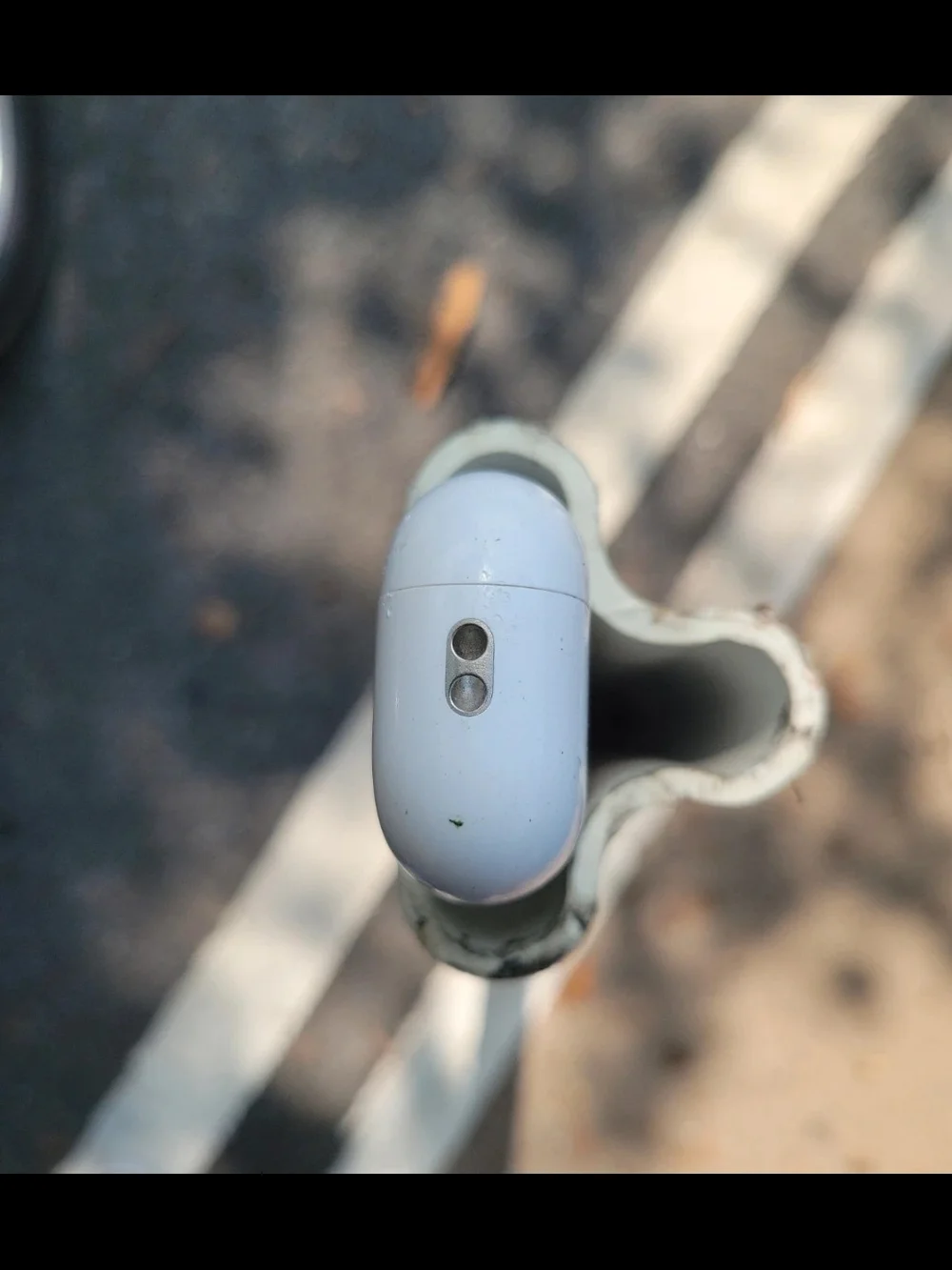APPLE 2ND GEN  Wireless Earbud Charging Case ONLY
